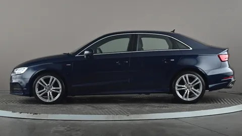 AUDI A3 35 TFSI S Line