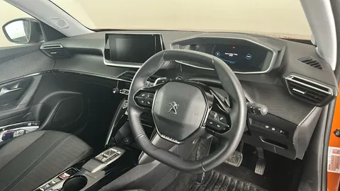 PEUGEOT 2008 1.2 PureTech 130 Allure Premium EAT8