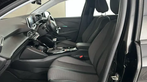 PEUGEOT 208 1.2 PureTech 100 Allure Premium