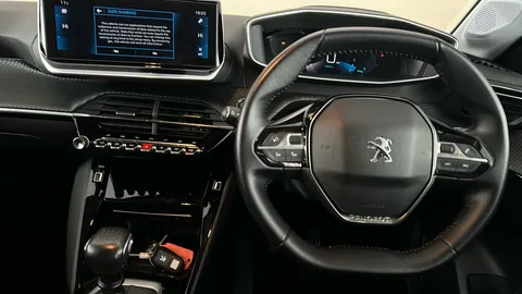 PEUGEOT 208 1.2 PureTech 100 Allure Premium