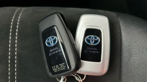 TOYOTA C-HR 1.8 Hybrid GR Sport CVT