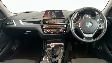 BMW 1 SERIES 118i [1.5] Sport [Nav/Servotronic]