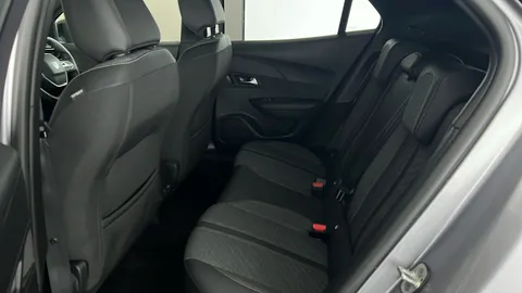 PEUGEOT 2008 1.2 PureTech 130 Allure
