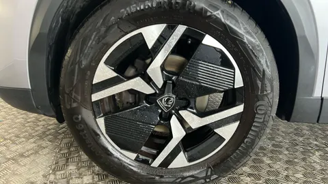 PEUGEOT 2008 1.2 PureTech 130 Allure