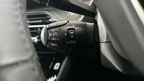 PEUGEOT 2008 1.2 PureTech 130 Allure