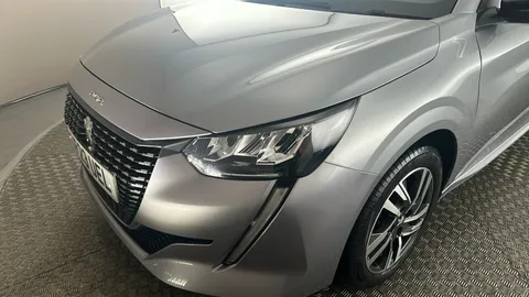 PEUGEOT 208 1.2 PureTech 130 Allure Premium + EAT8