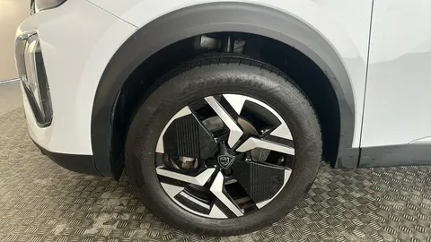 PEUGEOT 2008 1.2 PureTech 130 GT EAT8