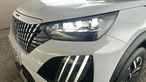 PEUGEOT 2008 1.2 PureTech 130 GT EAT8