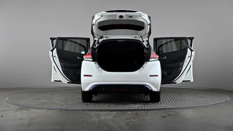 NISSAN LEAF 160kW e+ Tekna 62kWh Auto