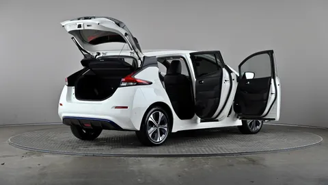 NISSAN LEAF 160kW e+ Tekna 62kWh Auto