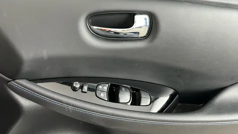 NISSAN LEAF 160kW e+ Tekna 62kWh Auto