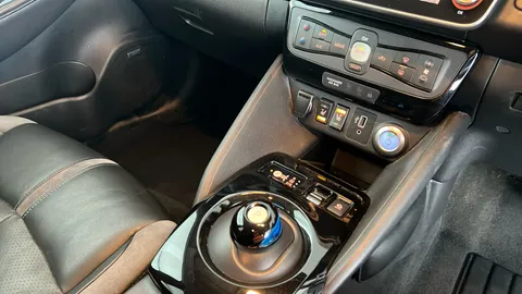 NISSAN LEAF 160kW e+ Tekna 62kWh Auto