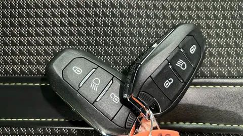 PEUGEOT 208 1.2 PureTech 100 GT