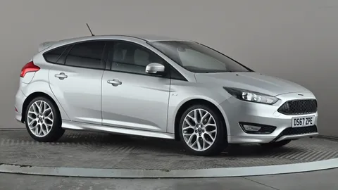 FORD FOCUS 1.0 EcoBoost 125 ST-Line Navigation Auto