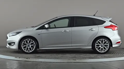 FORD FOCUS 1.0 EcoBoost 125 ST-Line Navigation Auto