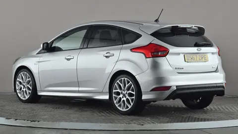 FORD FOCUS 1.0 EcoBoost 125 ST-Line Navigation Auto