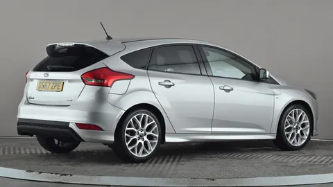 FORD FOCUS 1.0 EcoBoost 125 ST-Line Navigation Auto