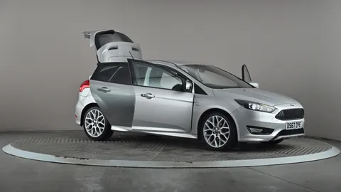 FORD FOCUS 1.0 EcoBoost 125 ST-Line Navigation Auto