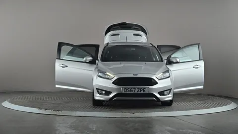 FORD FOCUS 1.0 EcoBoost 125 ST-Line Navigation Auto