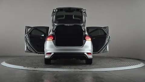 FORD FOCUS 1.0 EcoBoost 125 ST-Line Navigation Auto