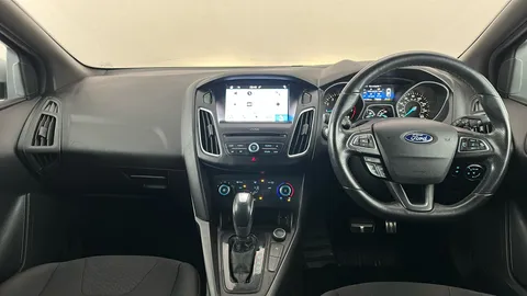 FORD FOCUS 1.0 EcoBoost 125 ST-Line Navigation Auto