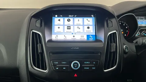 FORD FOCUS 1.0 EcoBoost 125 ST-Line Navigation Auto