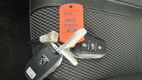 PEUGEOT 2008 1.2 PureTech 130 GT EAT8