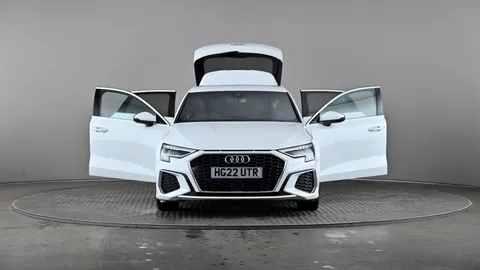 AUDI A3 35 TFSI S Line