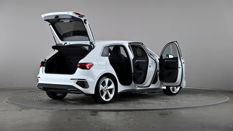 AUDI A3 35 TFSI S Line