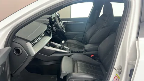 AUDI A3 35 TFSI S Line