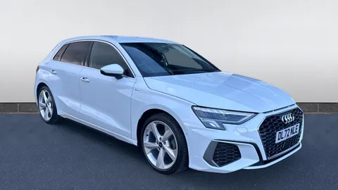 AUDI A3 35 TFSI S Line