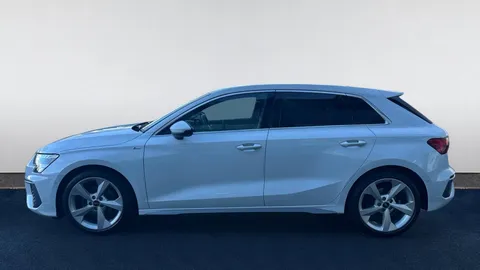 AUDI A3 35 TFSI S Line