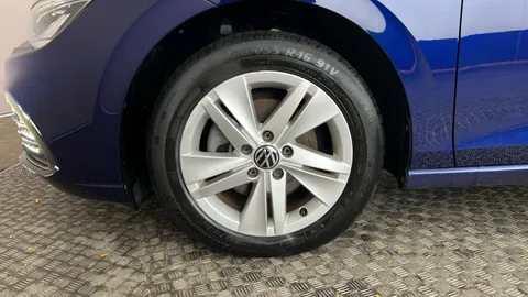 VOLKSWAGEN GOLF 2.0 TDI Life