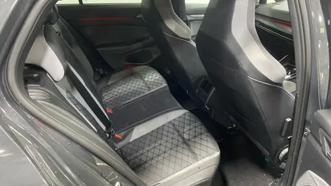 VOLKSWAGEN GOLF 1.5 eTSI 150 R-Line DSG