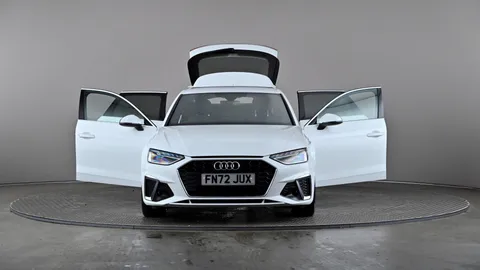 AUDI A4 40 TFSI 204 S Line S Tronic