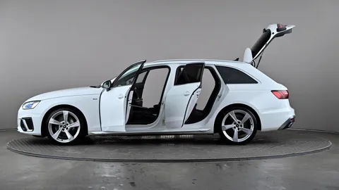 AUDI A4 40 TFSI 204 S Line S Tronic