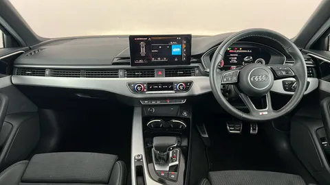 AUDI A4 40 TFSI 204 S Line S Tronic