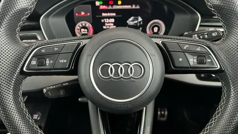 AUDI A4 40 TFSI 204 S Line S Tronic