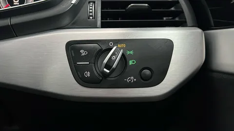 AUDI A4 40 TFSI 204 S Line S Tronic