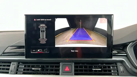 AUDI A4 40 TFSI 204 S Line S Tronic