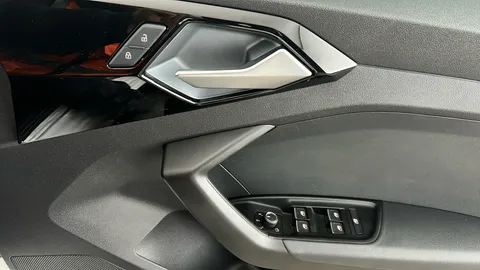 AUDI A1 30 TFSI 110 S Line