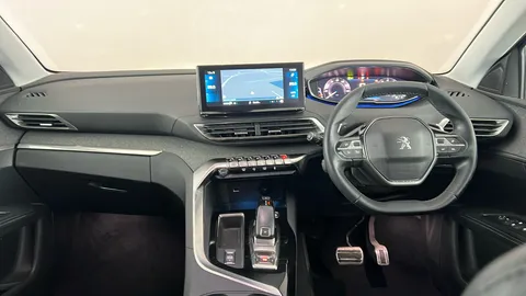 PEUGEOT 3008 1.2 PureTech Allure Premium+ EAT8