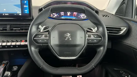 PEUGEOT 3008 1.2 PureTech Allure Premium+ EAT8