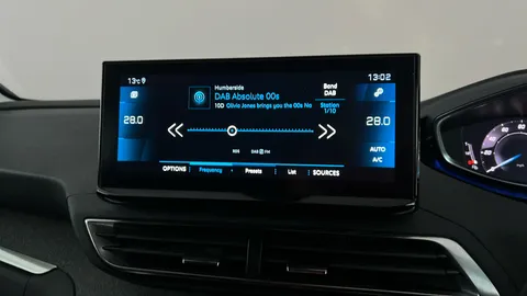 PEUGEOT 3008 1.2 PureTech Allure Premium+ EAT8