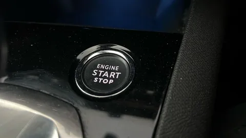 PEUGEOT 3008 1.2 PureTech Allure Premium+ EAT8