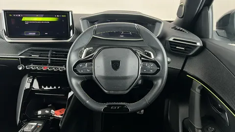 PEUGEOT 2008 1.2 PureTech 130 GT EAT8