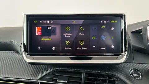 PEUGEOT 2008 1.2 PureTech 130 GT EAT8