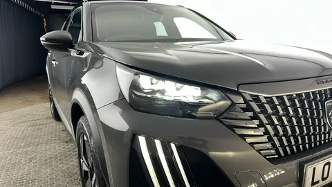 PEUGEOT 2008 1.2 PureTech 130 GT EAT8