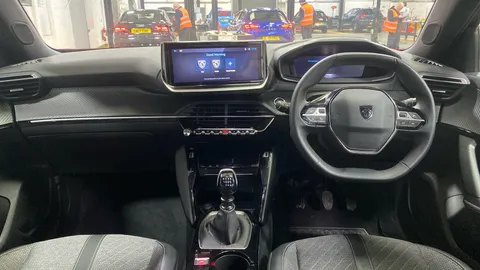 PEUGEOT 2008 1.2 PureTech 130 Allure