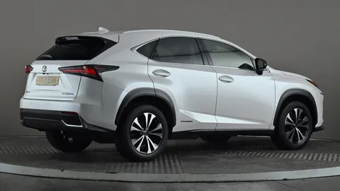 LEXUS NX 300h 2.5 CVT [8" Nav]